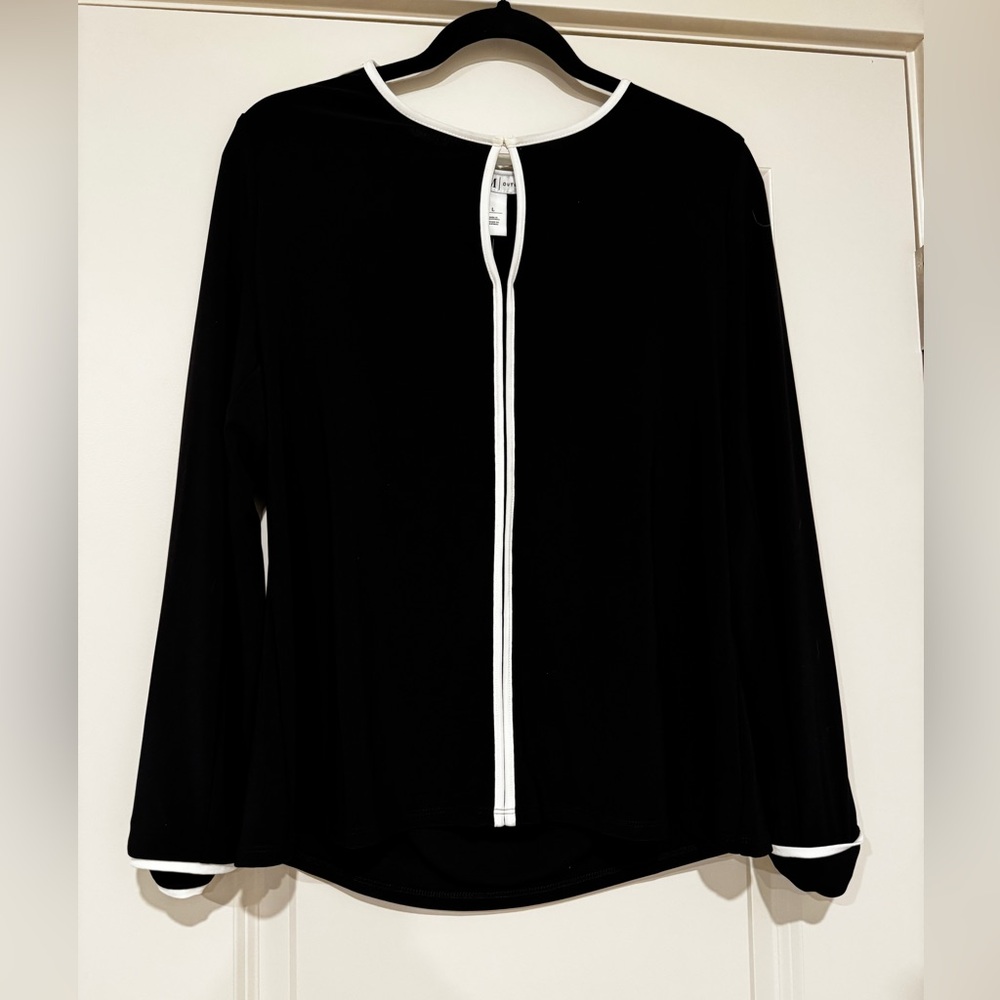 White House Black Market Contrast Trim Blouse